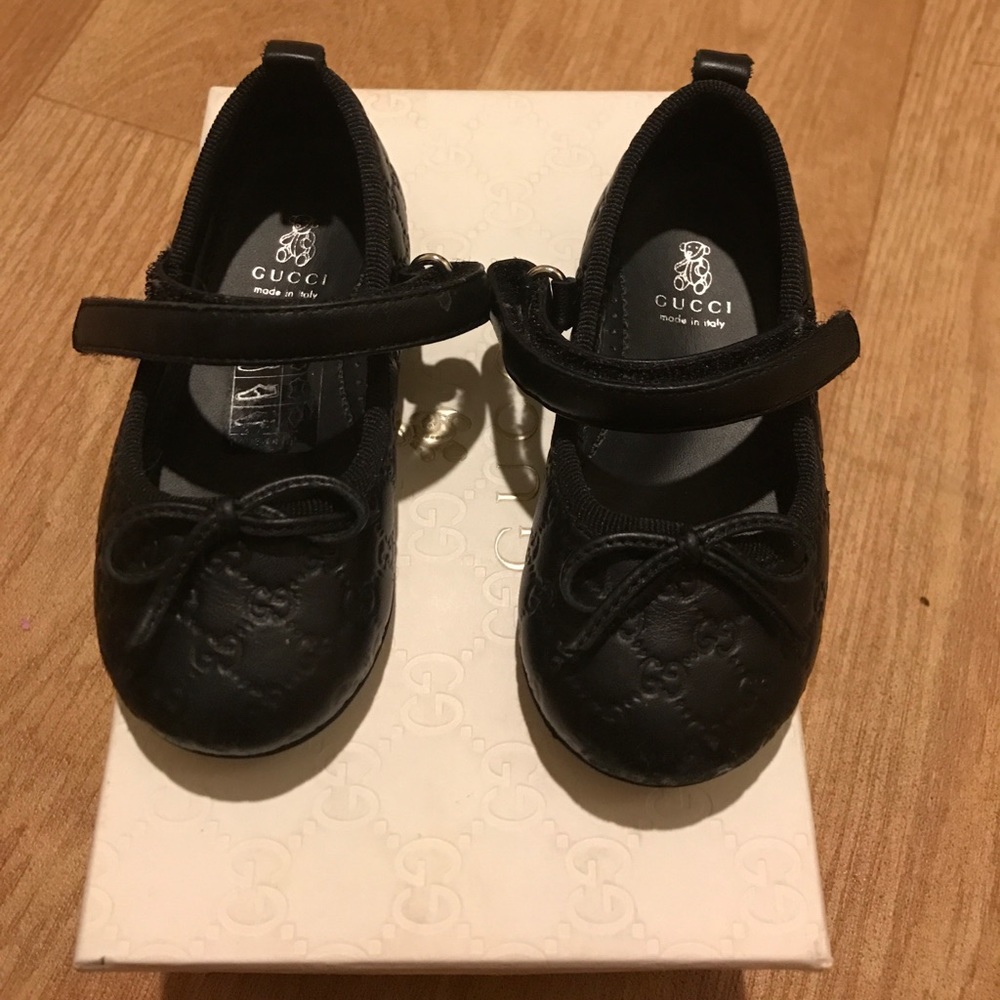 ❗️Price Firm❗️GUCCI FLATS Perfect for the Holiday!             🎁🎅🏽🎄